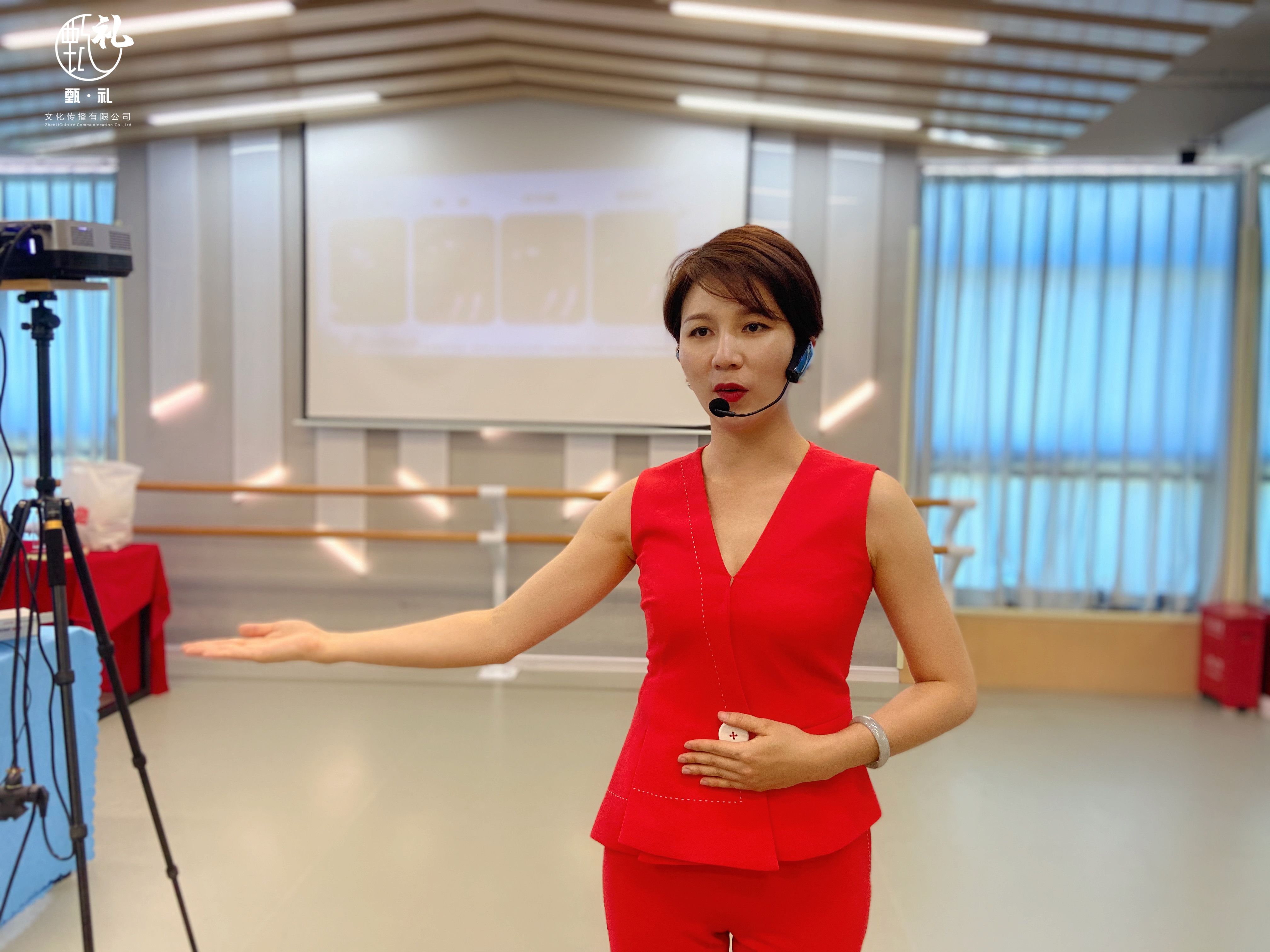 佛山销售培训礼仪服务案例|增加竞争实力